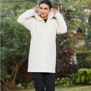 North Face Shelbe Raschel Parka-Length - Medium NWT